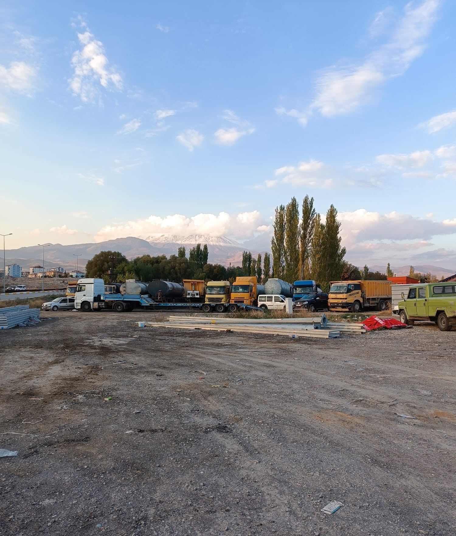 MDZ İnşaat makine parkı